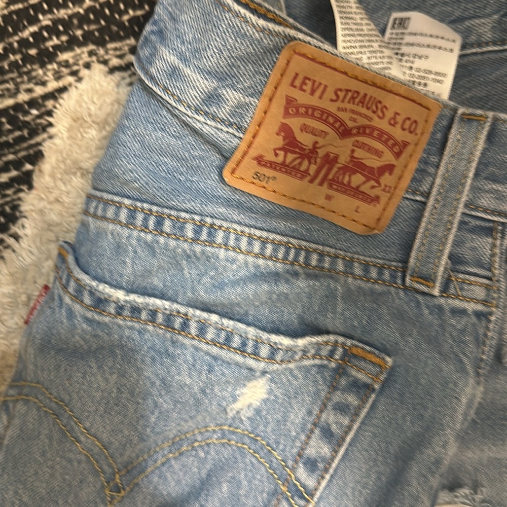 Levi’s - Picture 2 of 3